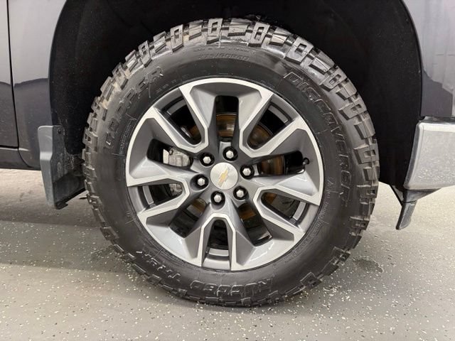 Used 2024 Chevrolet Silverado 1500 LT AWD/4WD image 22
