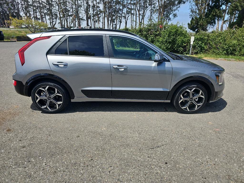 New 2025 Kia Niro EX Touring image 8