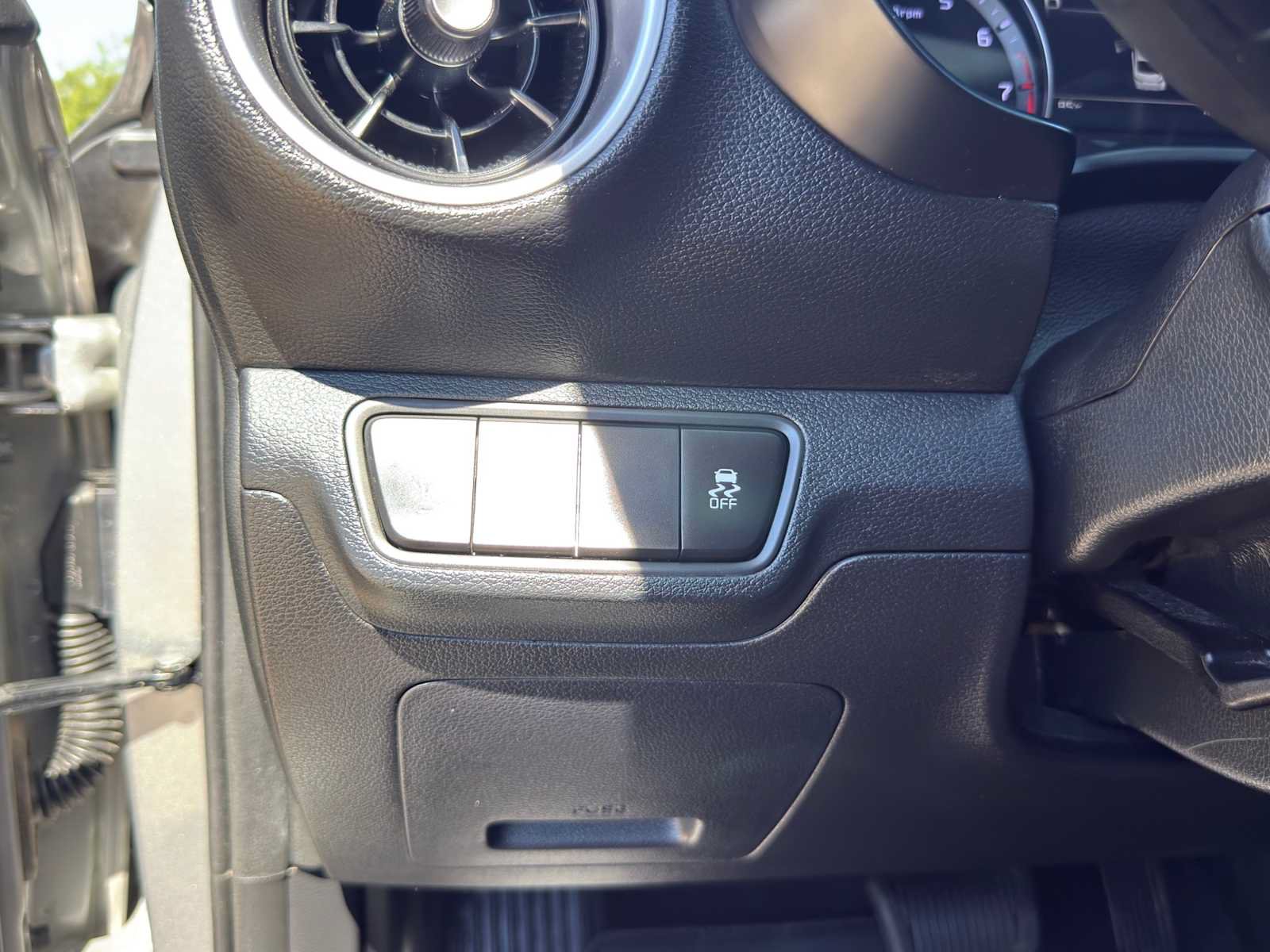 Certified 2024 Kia Forte LXS FWD image 20