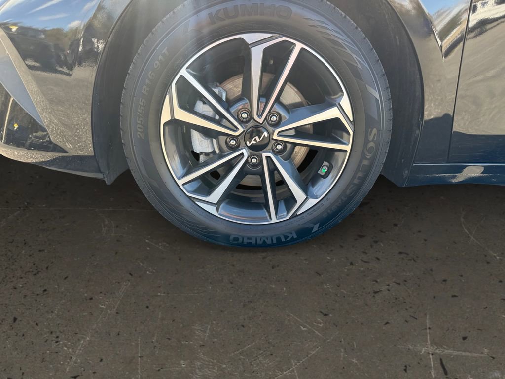 Used 2024 Kia Forte LXS image 10