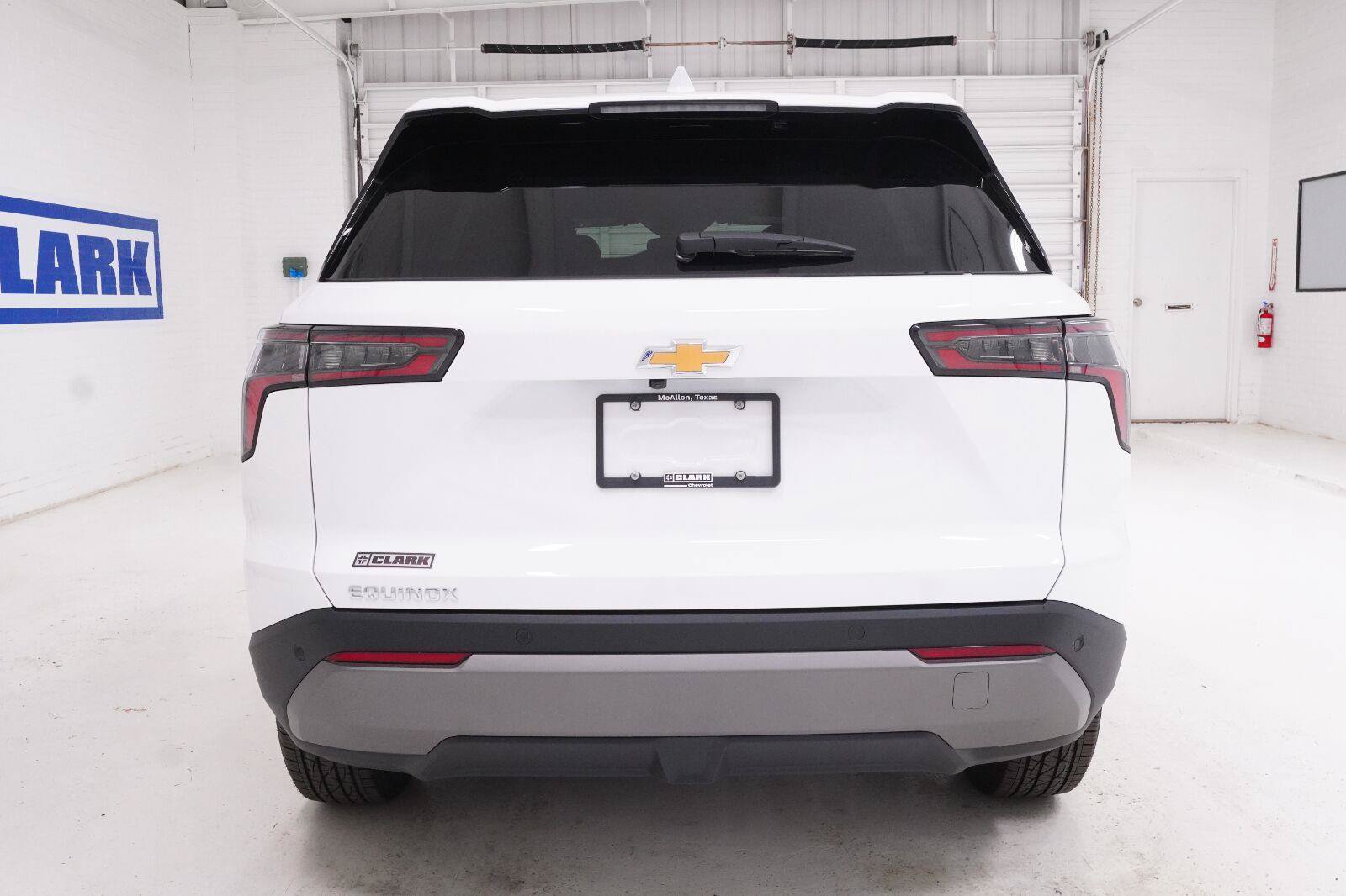 New 2027 Chevrolet Equinox LT FWD image 30