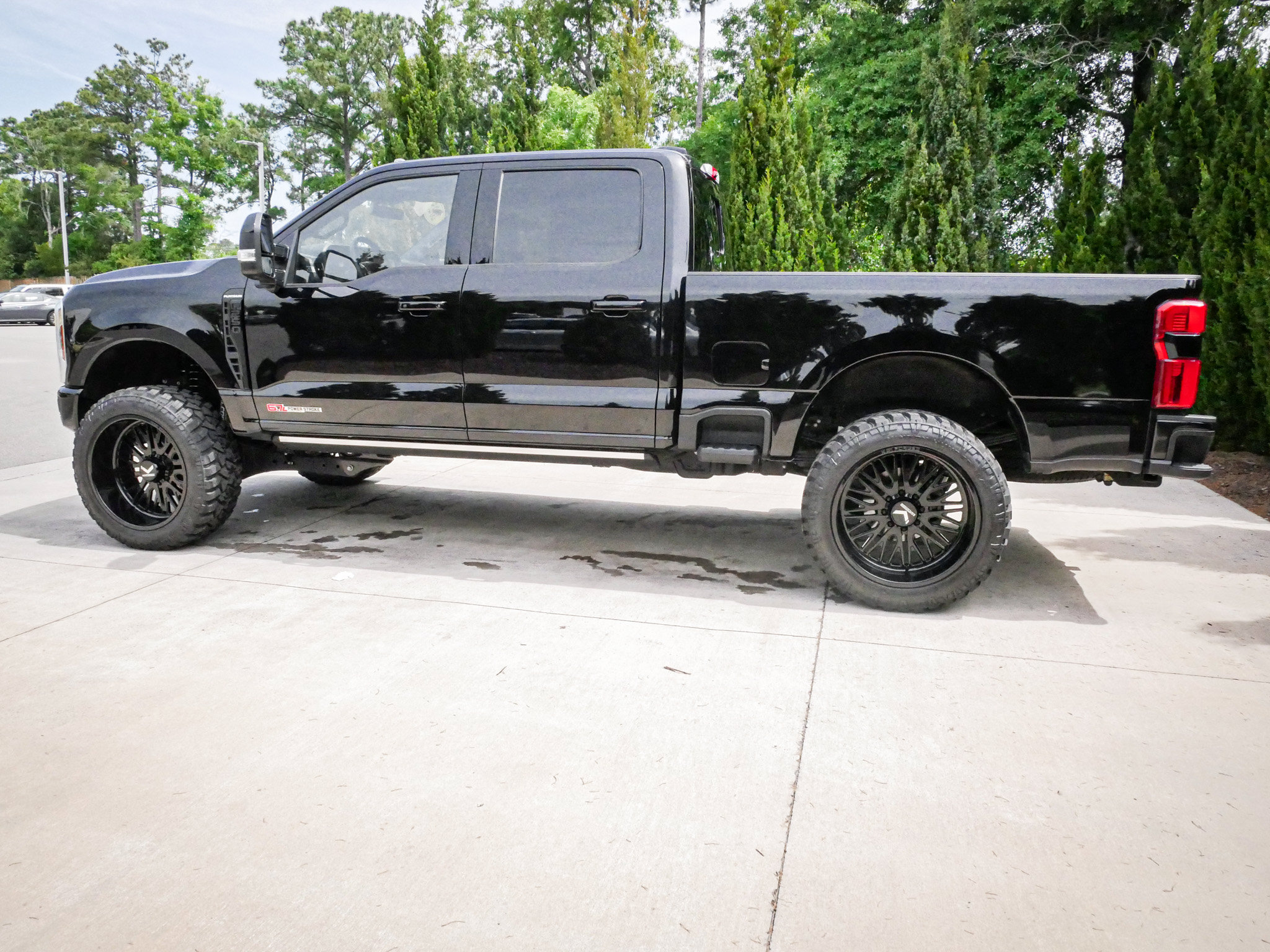 Used 2025 Ford F250 Platinum AWD/4WD image 7