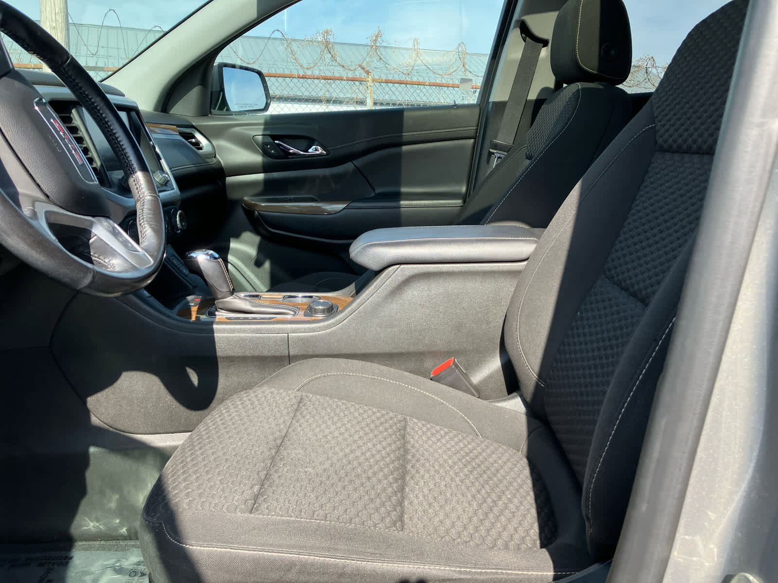 Used 2019 GMC Acadia SLE image 10