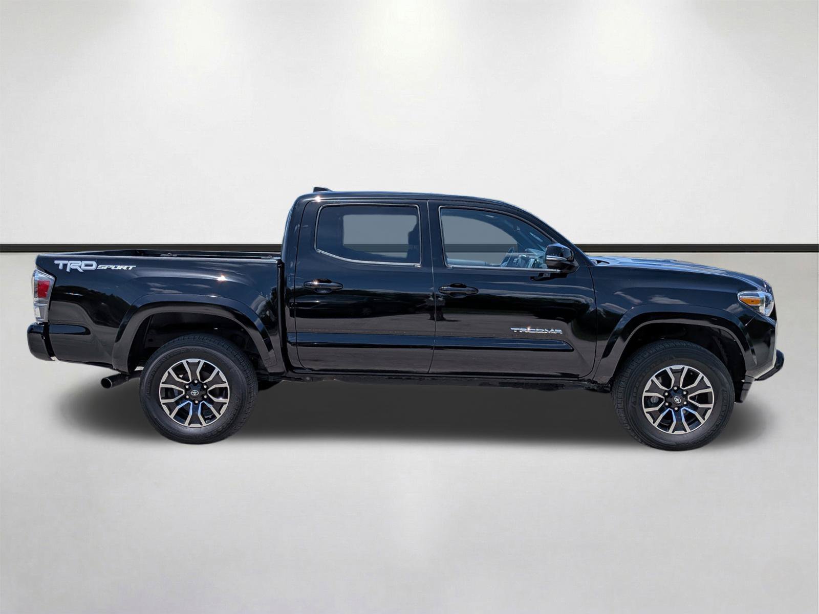 Used 2023 Toyota Tacoma TRD Sport RWD image 3