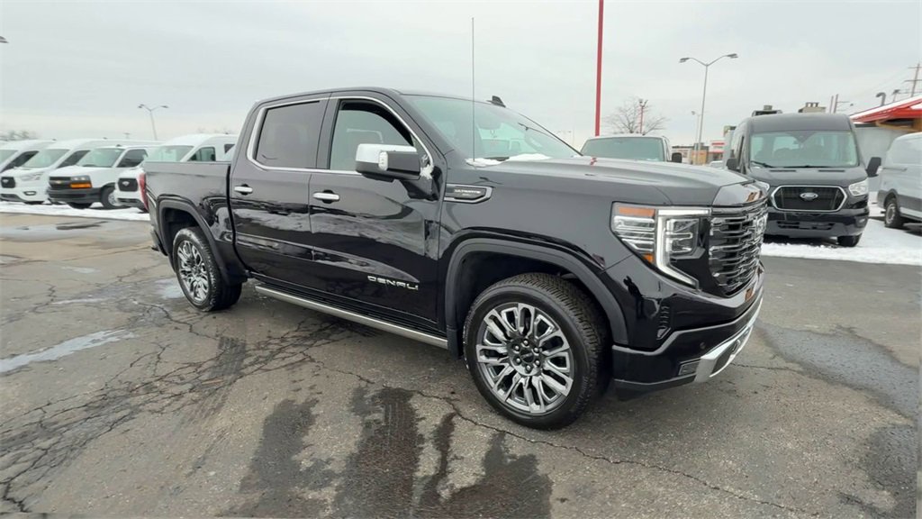 Used 2024 GMC Sierra 1500 Denali Ultimate image 2