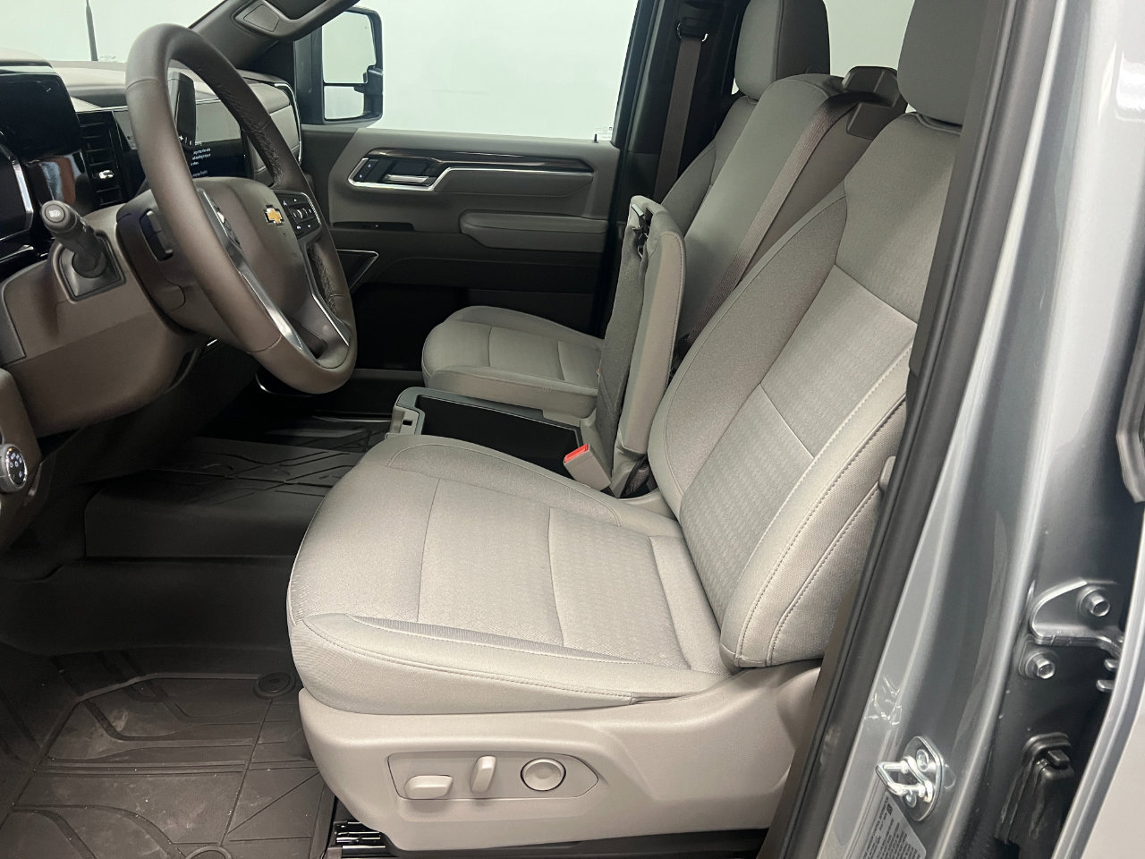 New 2026 Chevrolet Silverado 3500 LT w/ All Star Edition image 25
