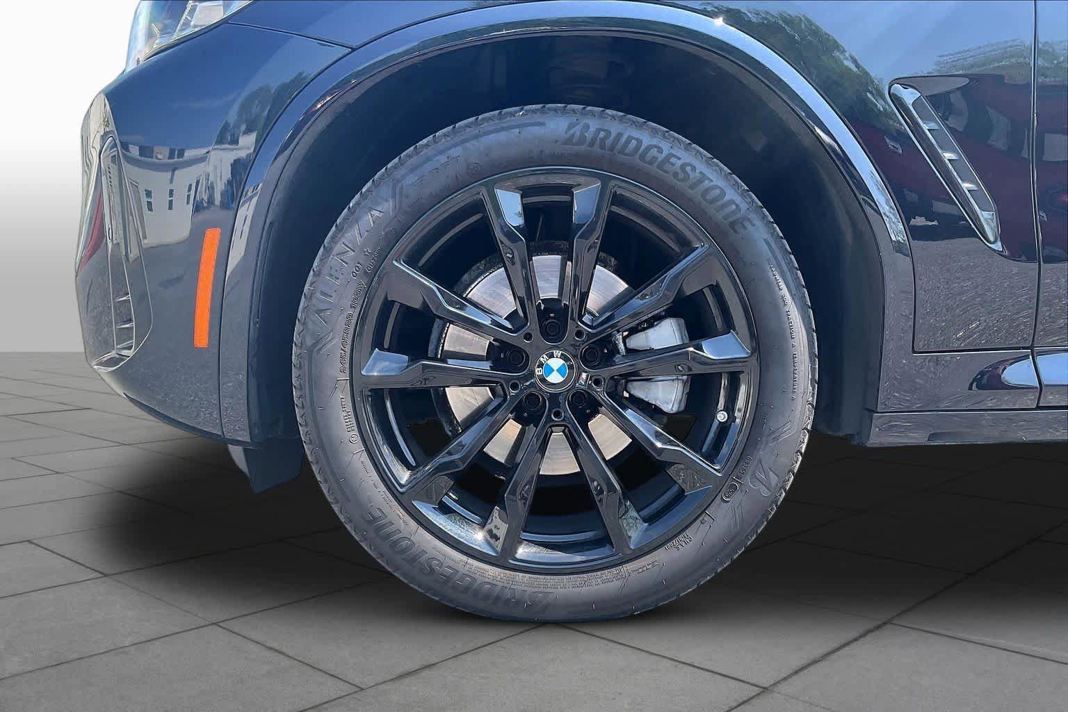 Used 2023 BMW X4 xDrive30i w/ M Sport Package AWD/4WD image 10