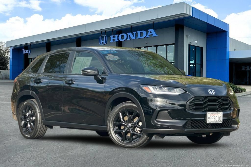 Certified 2025 Honda HR-V Sport image 2