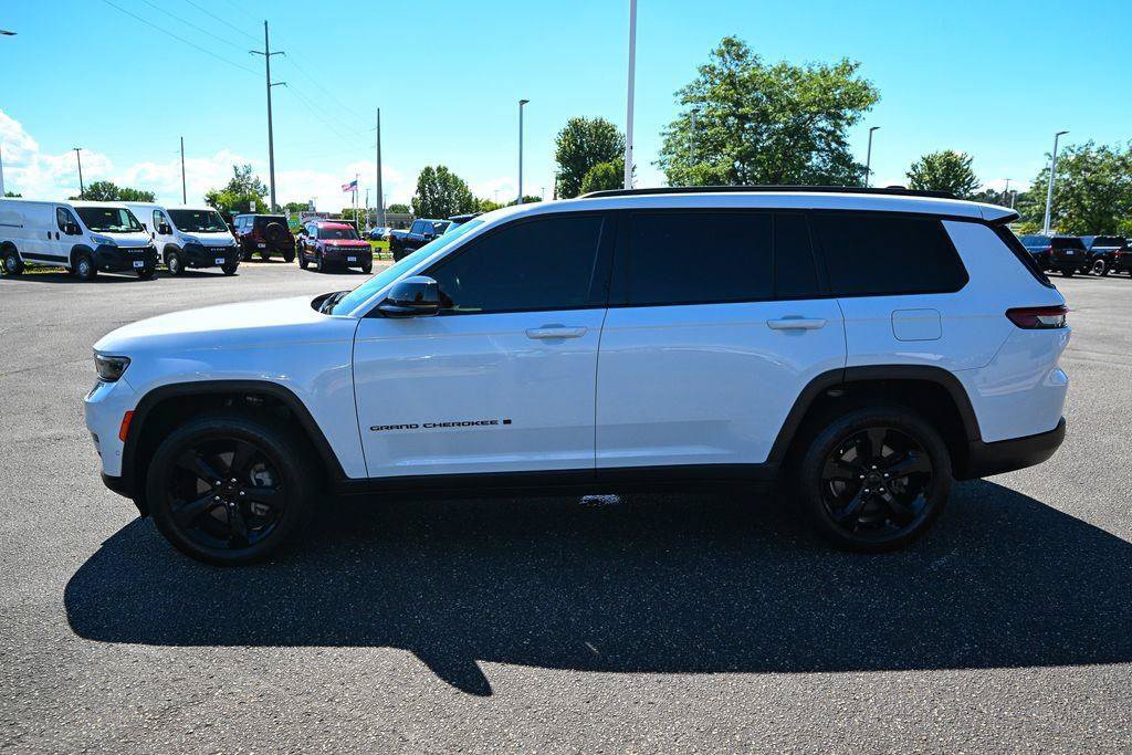 Used 2022 Jeep Grand Cherokee L Limited w/ Luxury Tech Group II AWD/4WD image 8