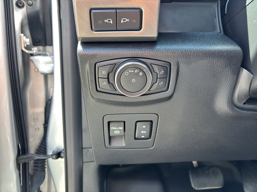 Used 2018 Ford F150 Limited AWD/4WD image 16