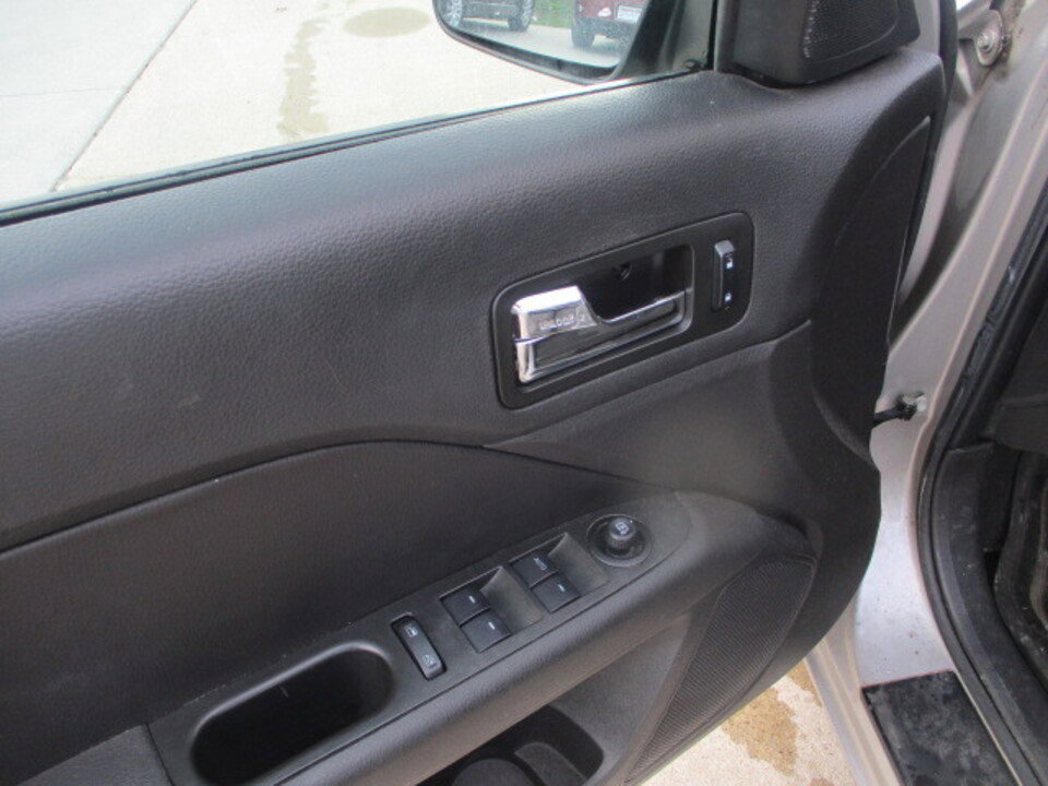 Used 2007 Ford Fusion SE image 25