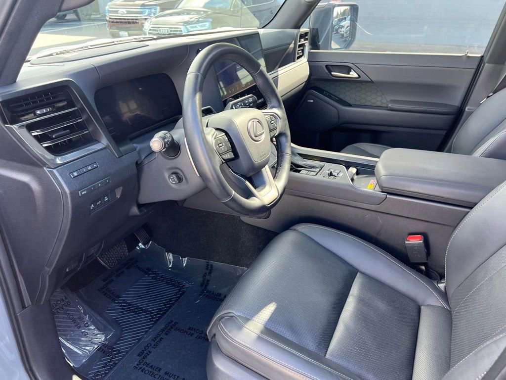 Used 2024 Lexus GX 550 AWD/4WD image 11