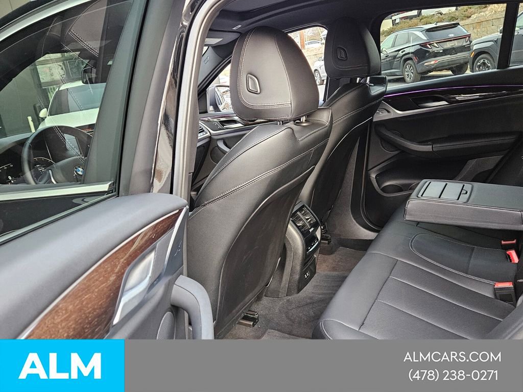 Used 2025 BMW X4 xDrive30i image 15