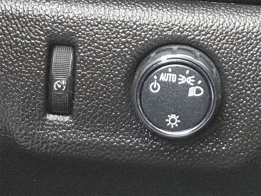 Used 2022 Chevrolet Colorado LT w/ Fleet Safety Package image 27