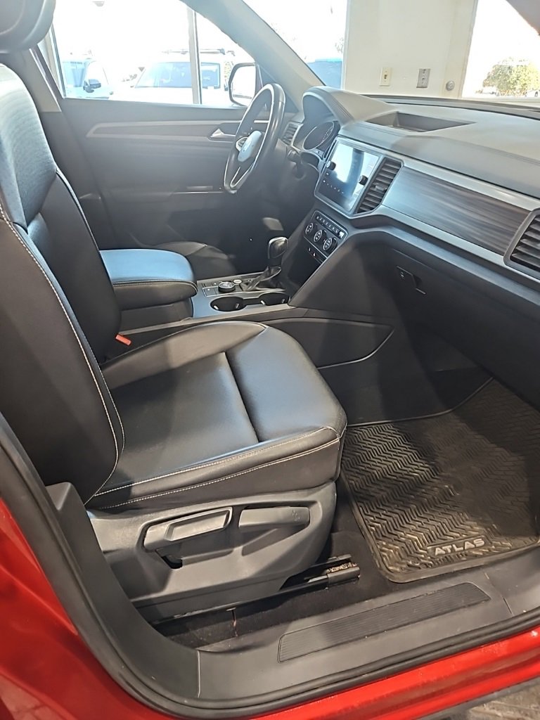Used 2021 Volkswagen Atlas SE image 12