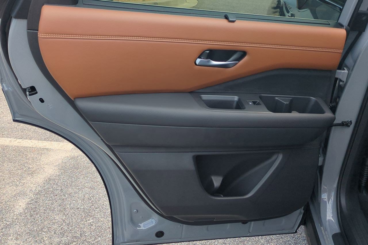 New 2026 Nissan Pathfinder Platinum FWD image 26