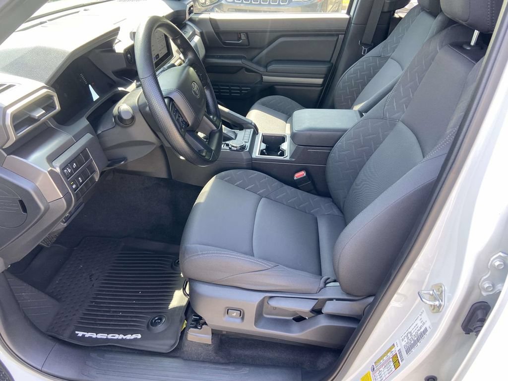Used 2025 Toyota Tacoma SR5 AWD/4WD image 16