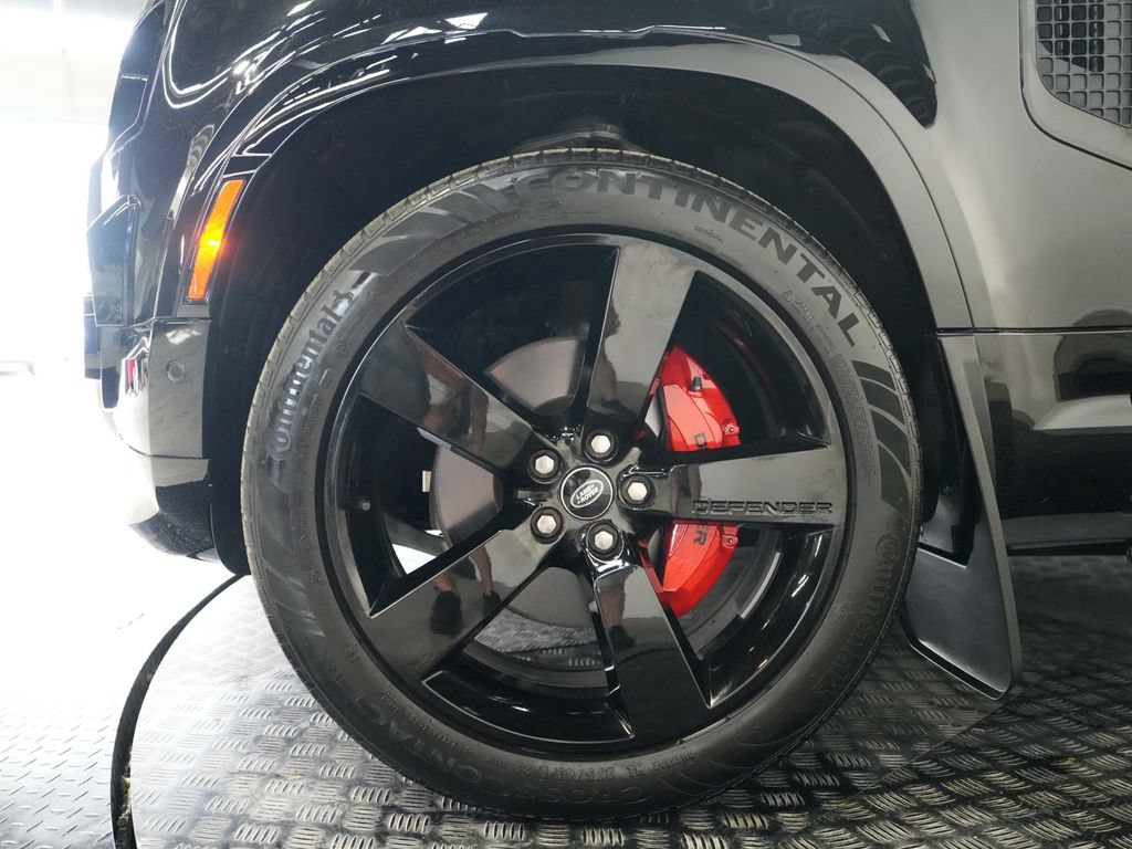 Used 2023 Land Rover Defender 130 X-Dynamic SE AWD/4WD image 9