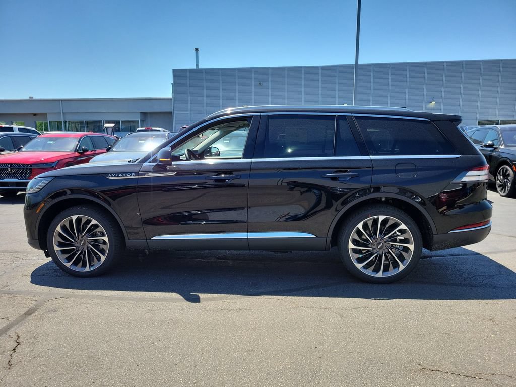 New 2026 Lincoln Aviator Reserve w/ Illumination Package AWD/4WD image 7