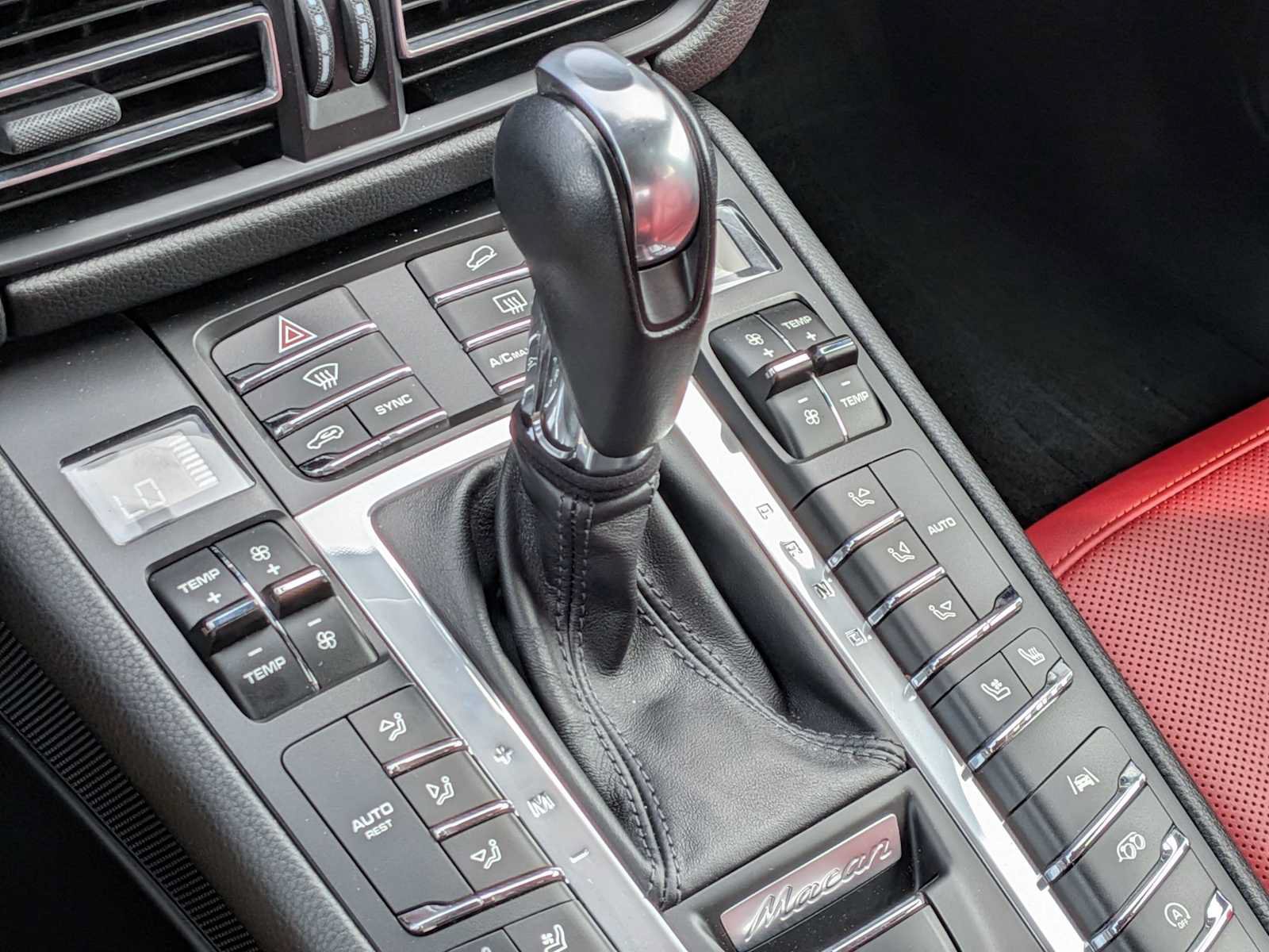 Used 2021 Porsche Macan GTS AWD/4WD image 32
