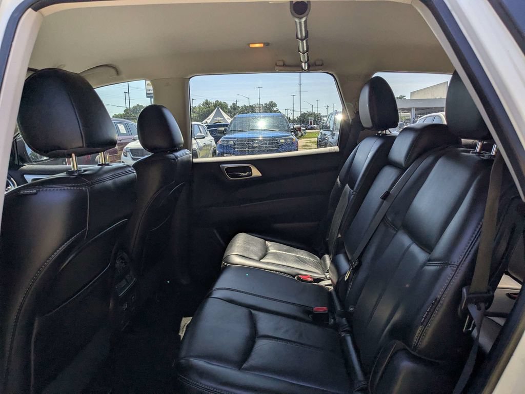 Used 2020 Nissan Pathfinder SL AWD/4WD image 14
