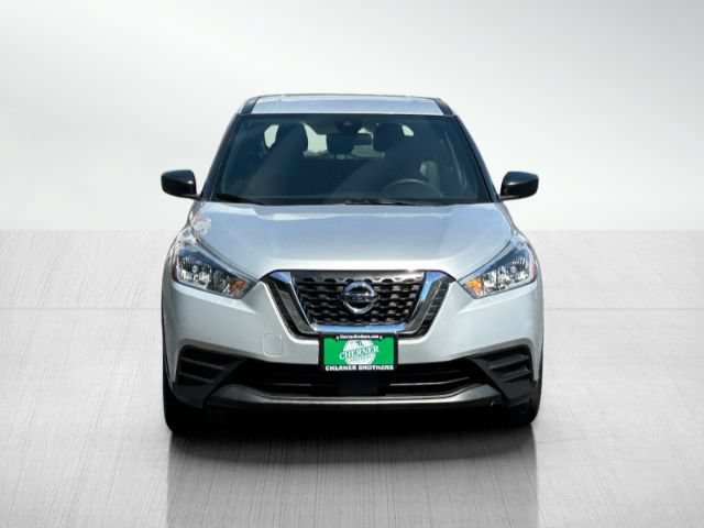 Used 2020 Nissan Kicks S FWD image 2