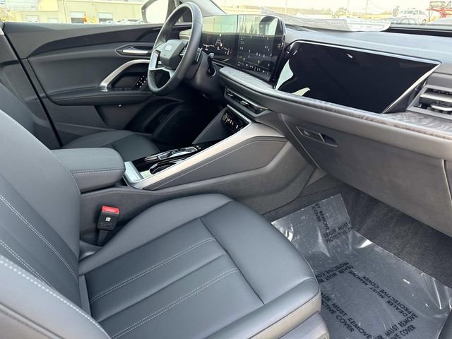 Used 2025 Audi Q5 Premium w/ Convenience Package image 26