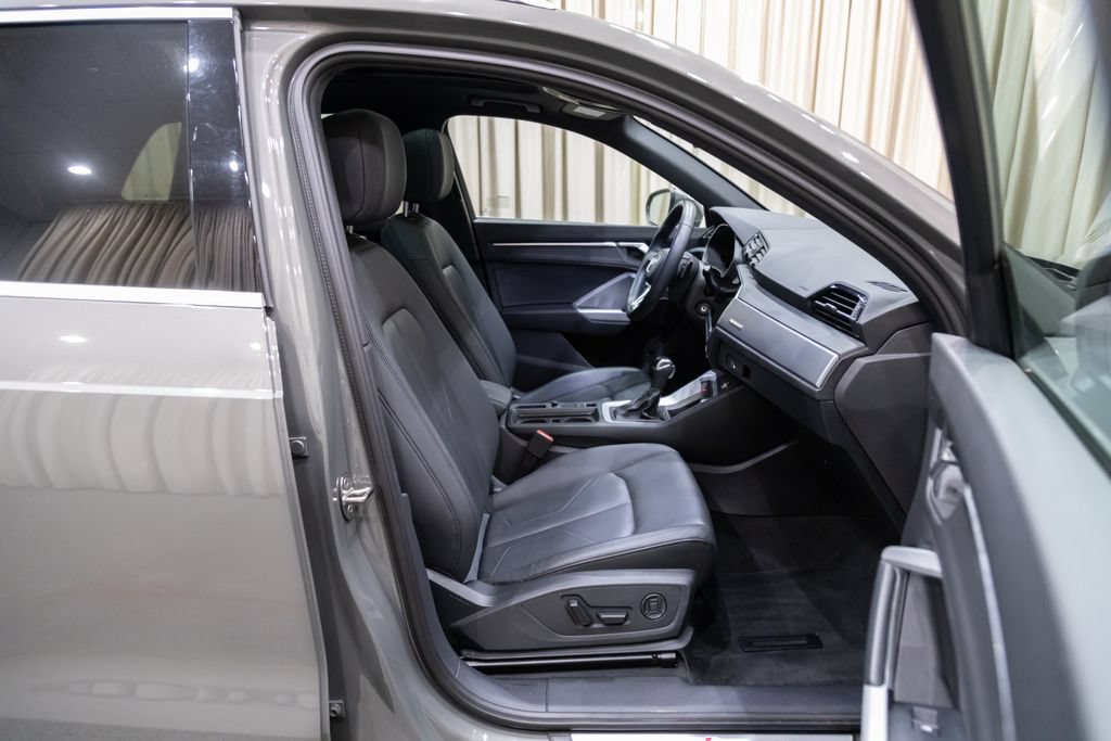 Used 2023 Audi Q3 2.0T Premium AWD/4WD image 11