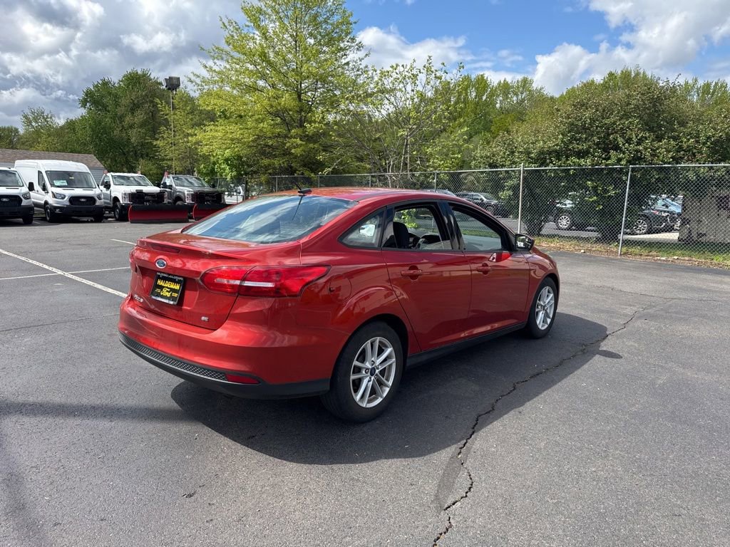 Used 2018 Ford Focus SE FWD image 4