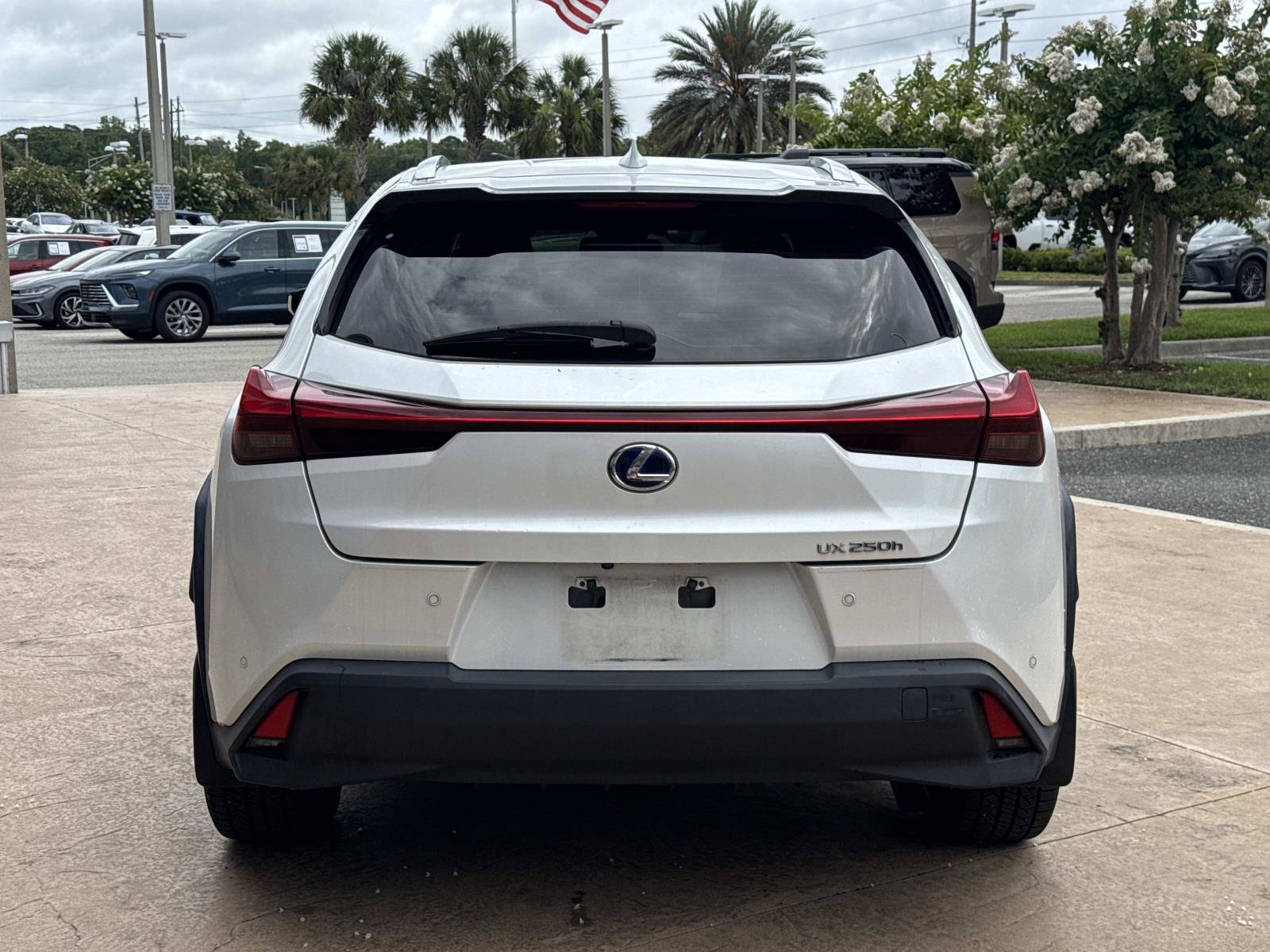 Used 2022 Lexus UX 250h w/ Accessory Package (Z2) AWD/4WD image 38