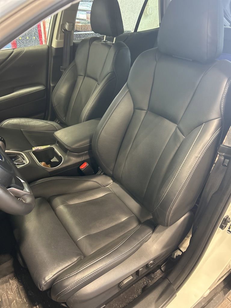Used 2025 Subaru Outback Touring w/ Popular Package #2 AWD/4WD image 2
