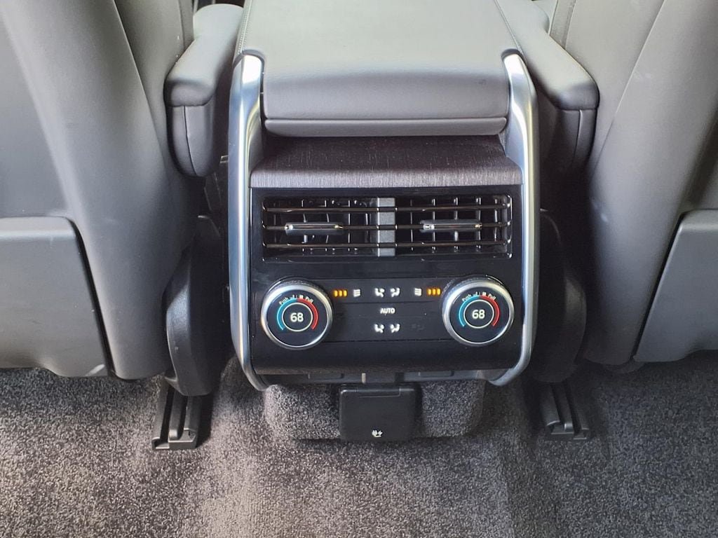 Certified 2025 Land Rover Range Rover SE AWD/4WD image 25