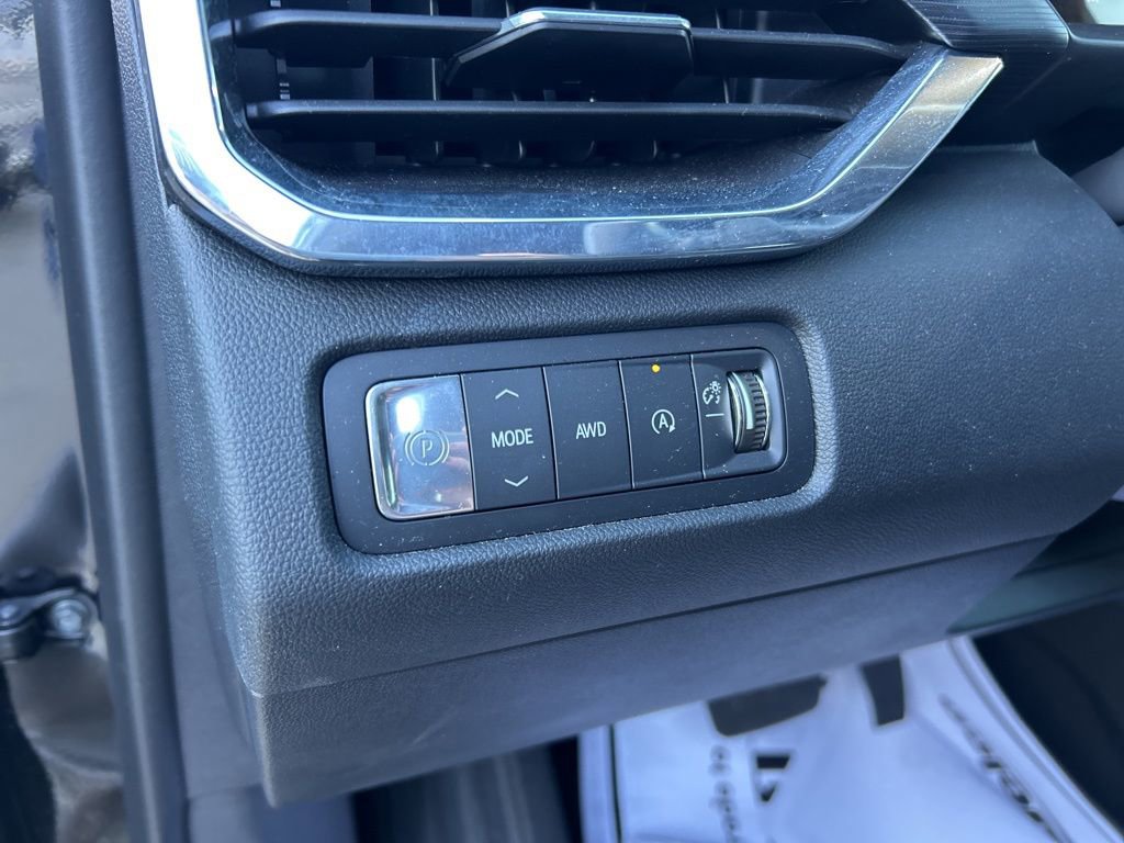 Used 2025 GMC Acadia Elevation image 20