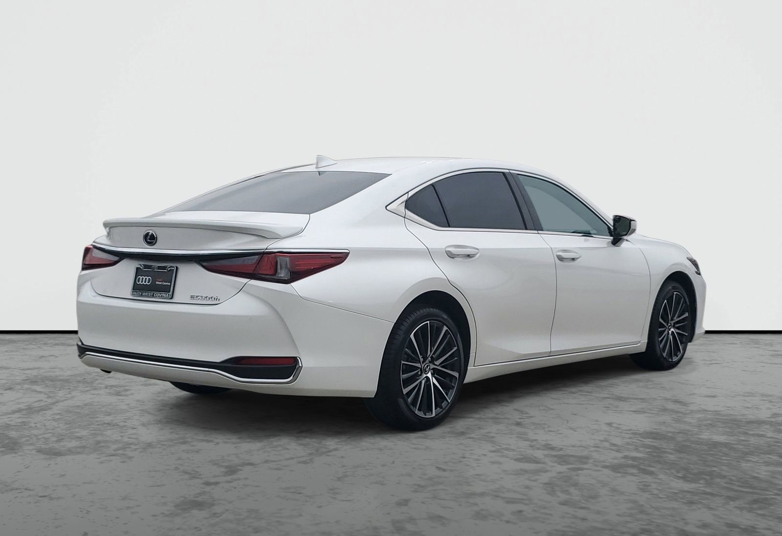 Used 2024 Lexus ES 300h w/ Premium Package FWD image 4