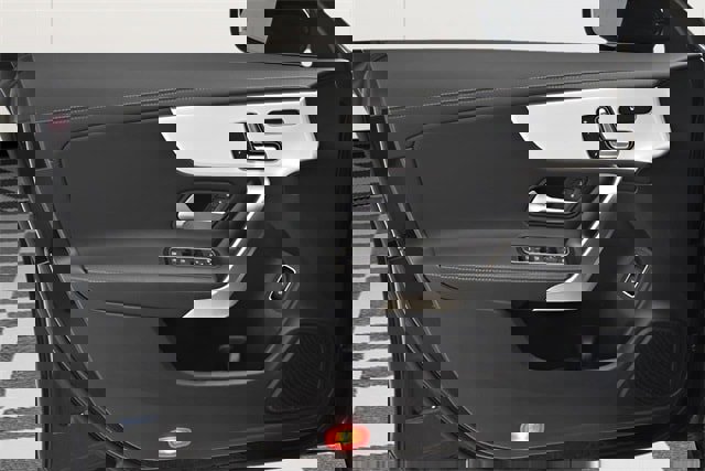 Used 2023 Mercedes-Benz CLA 250 4MATIC image 22