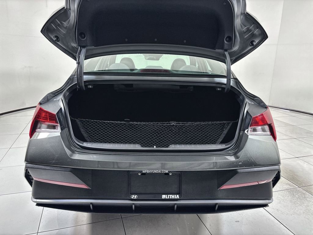 New 2026 Hyundai Elantra SE FWD image 19