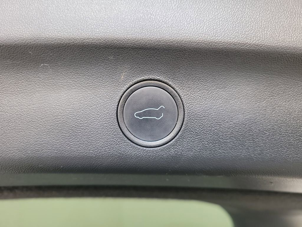 Used 2021 Tesla Model Y Long Range image 11