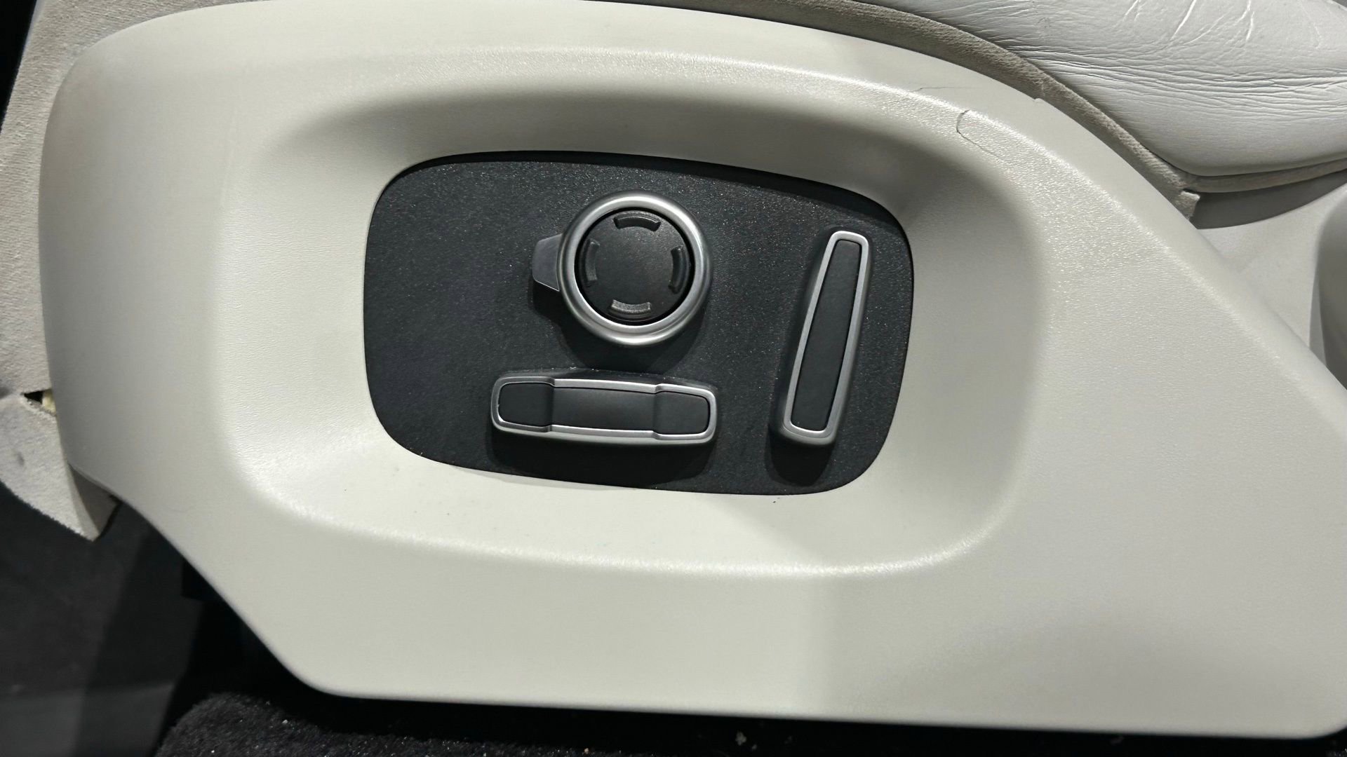 Used 2016 Land Rover Range Rover Sport HSE AWD/4WD image 37