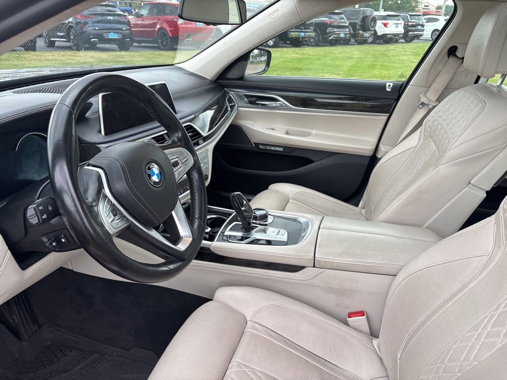 Used 2018 BMW 750i xDrive AWD/4WD image 5