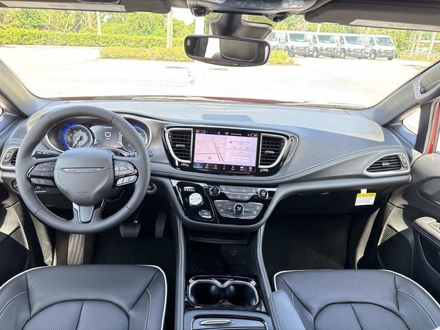 New 2027 Chrysler Pacifica Select FWD image 13