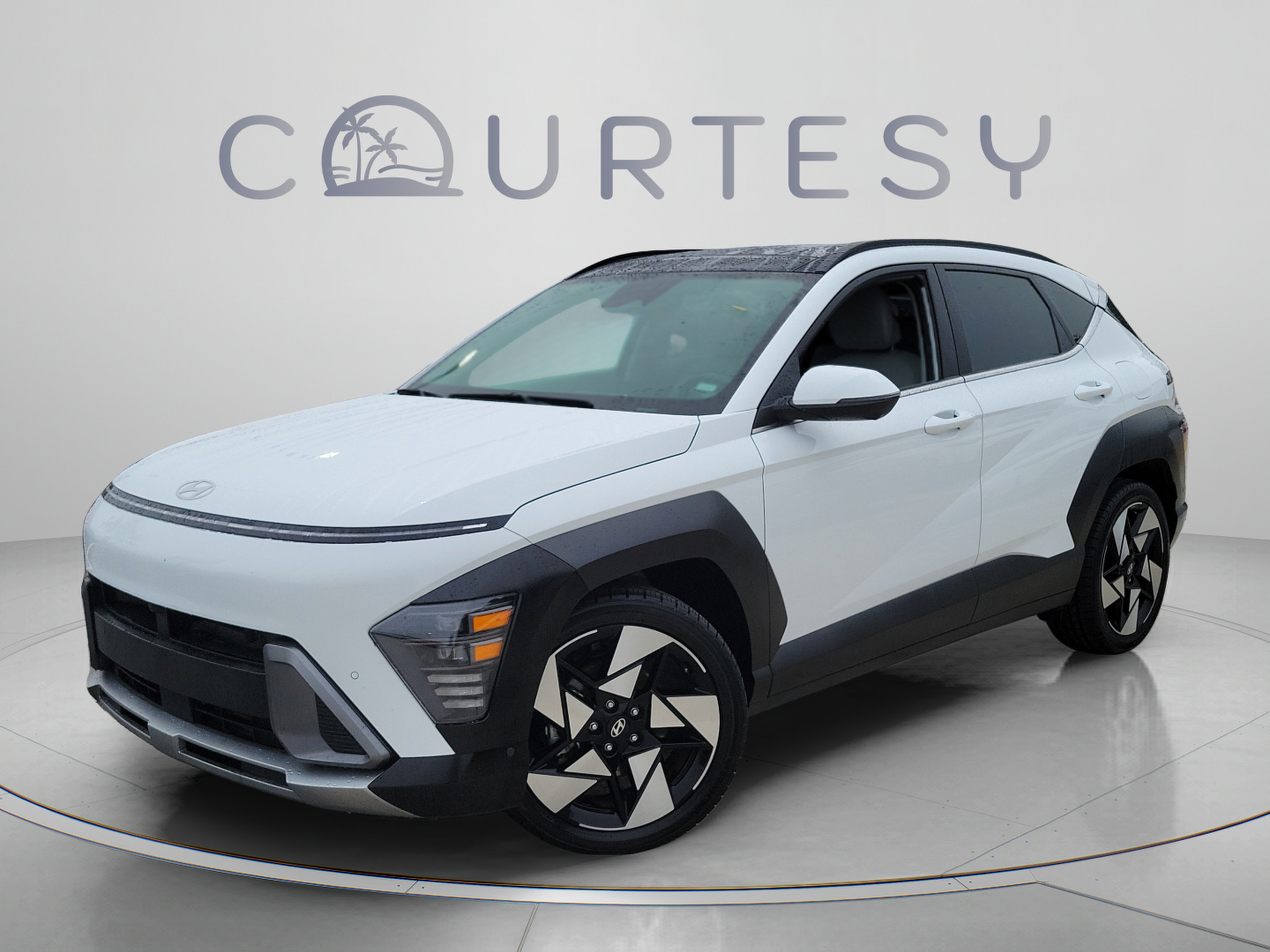 Used 2024 Hyundai Kona Limited FWD image 1