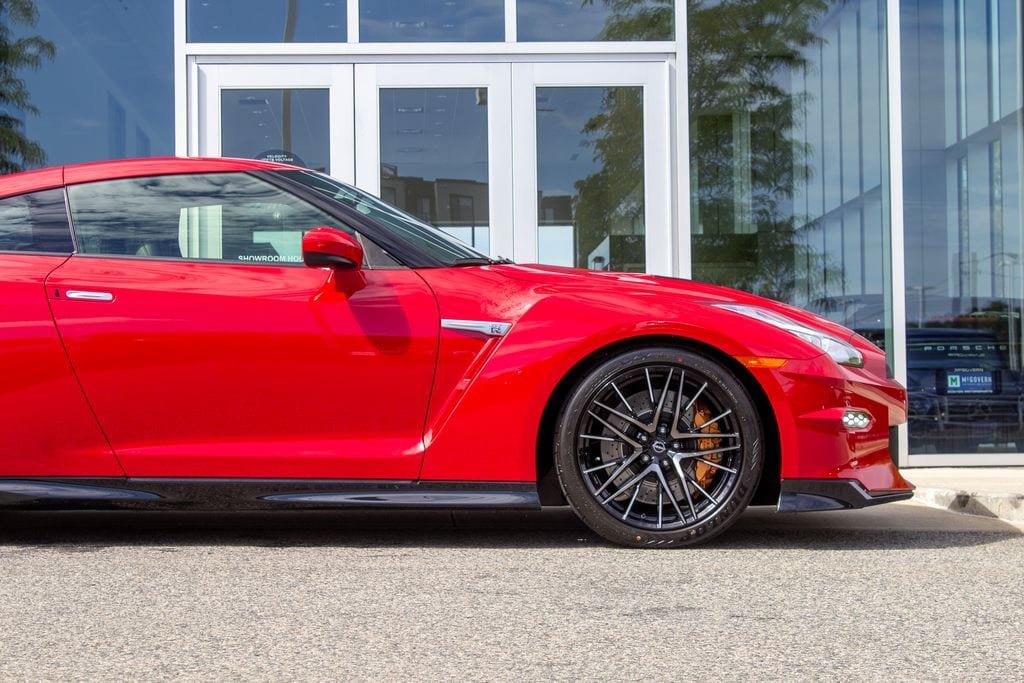 Used 2024 Nissan GT-R Premium AWD/4WD image 5