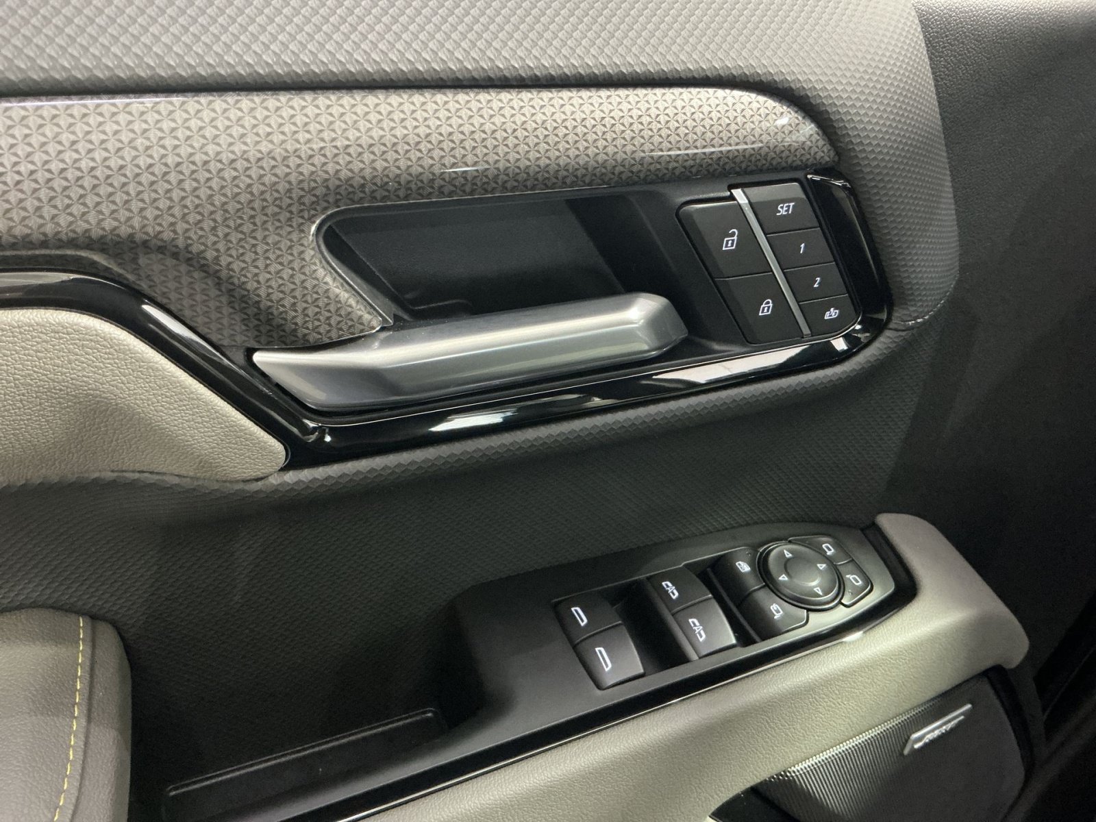 New 2026 Chevrolet Silverado 1500 ZR2 AWD/4WD image 16