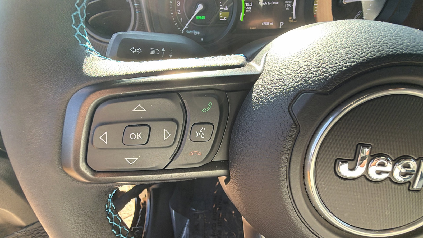 Used 2025 Jeep Wrangler Unlimited Rubicon 4xe image 27