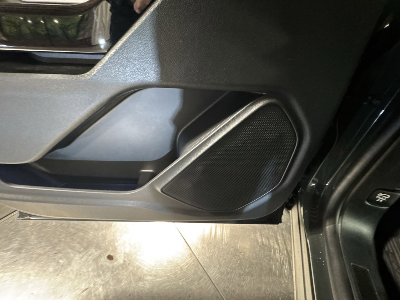 Used 2023 Ford Explorer ST w/ Equipment Group 401A image 21