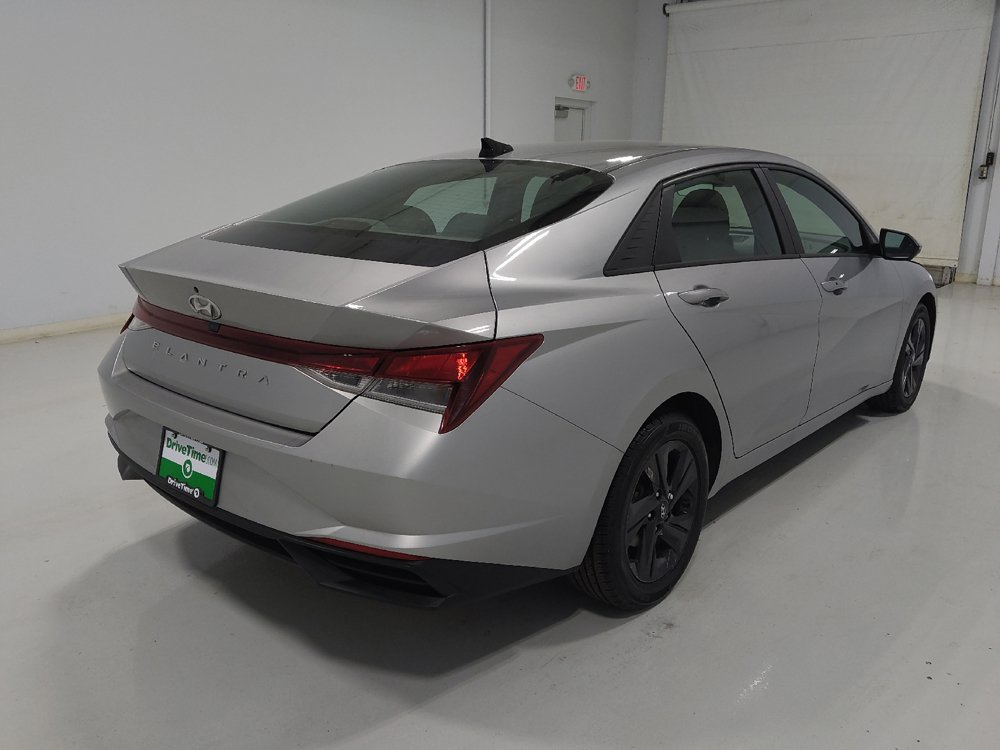 Used 2022 Hyundai Elantra SEL FWD image 9