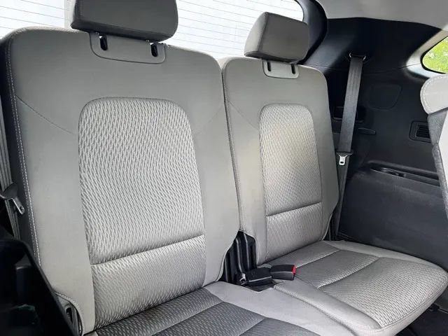 Used 2017 Hyundai Santa Fe SE AWD/4WD image 26