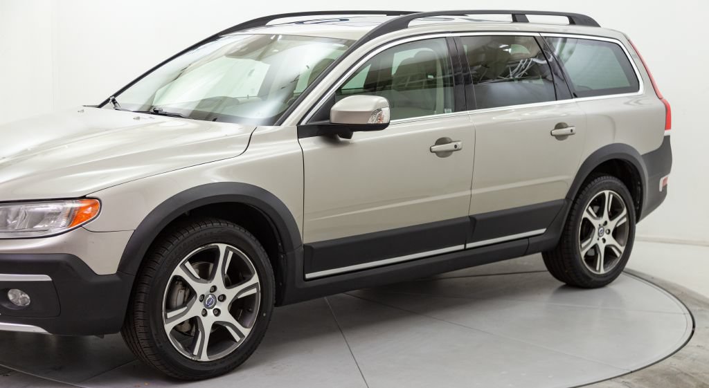 Used 2015 Volvo XC70 T6 w/ Technology Package AWD/4WD image 10
