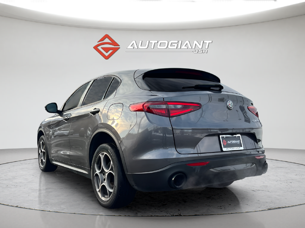 Used 2023 Alfa Romeo Stelvio Sprint RWD image 5
