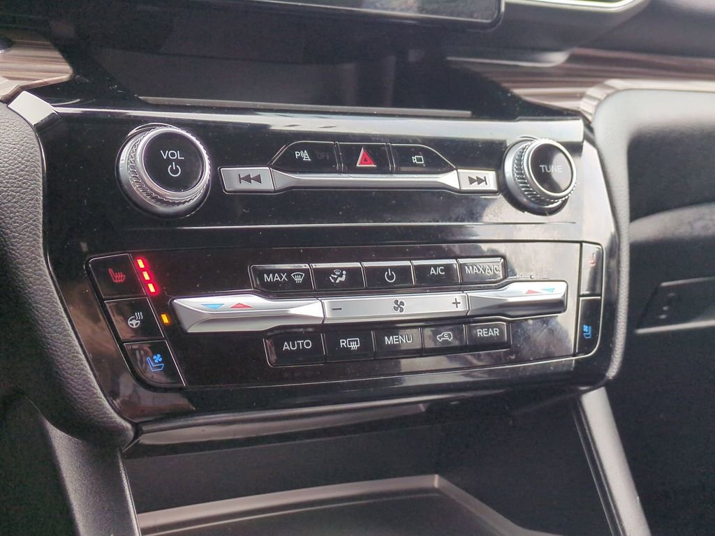 Used 2023 Ford Explorer Limited w/ Equipment Group 301A image 32